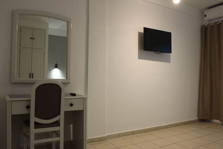 Room 40 of 153