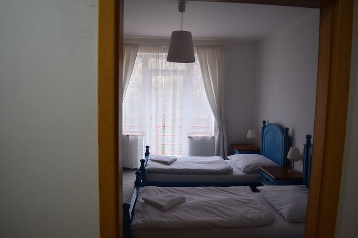 Room 2 of 90
