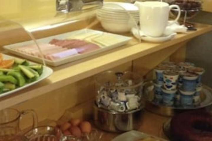 Breakfast/Coffee Service 28 of 39