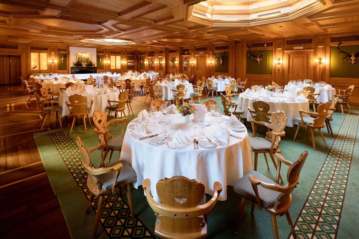 Ballroom/Hall 161 of 172