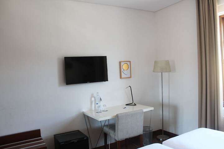 Room 25 of 63