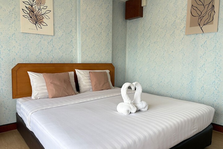 Room 10 of 31