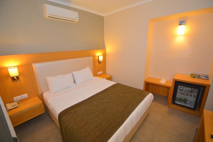 Room 30 of 106