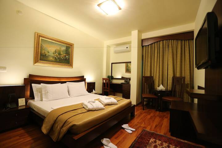 Room 13 of 60
