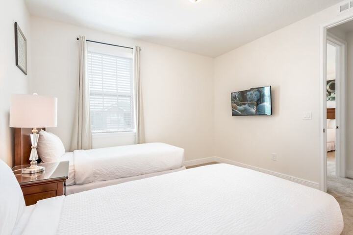 Room 12 of 31