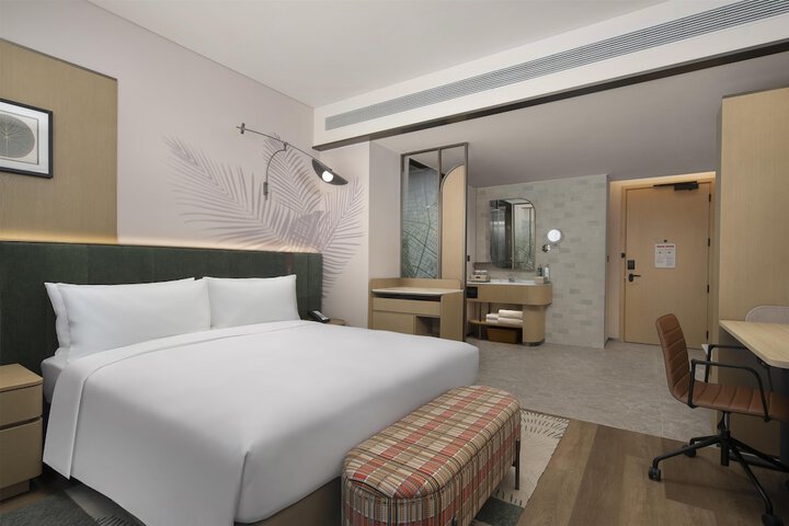 Room 20 of 38
