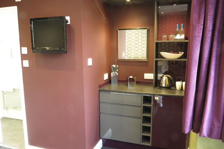 Room 21 of 117