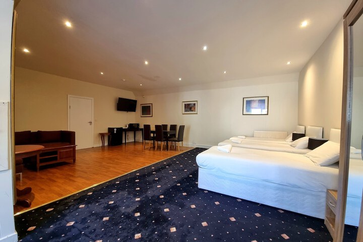 Room 15 of 72