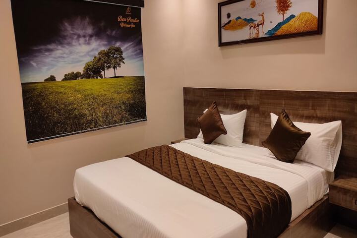Room 2 of 17