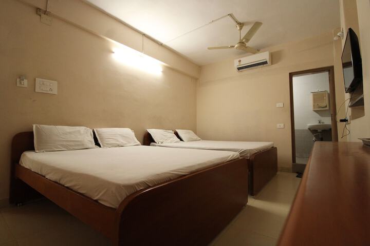 Room 6 of 31