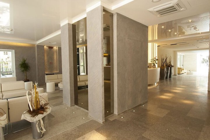 Hotel Interior 4 of 34