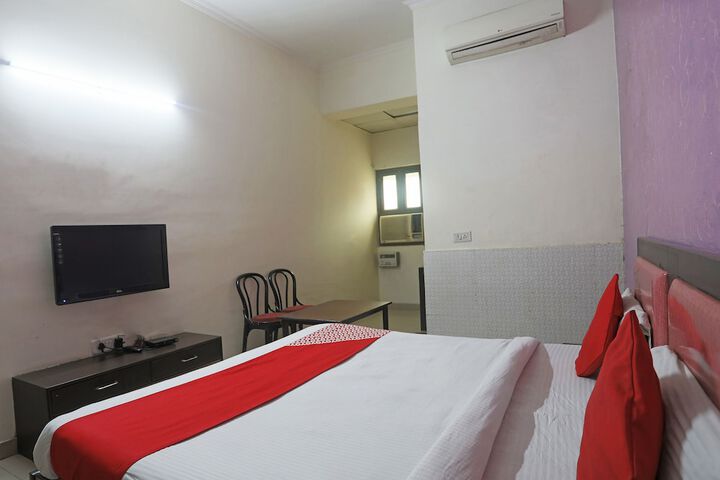 Room 10 of 27