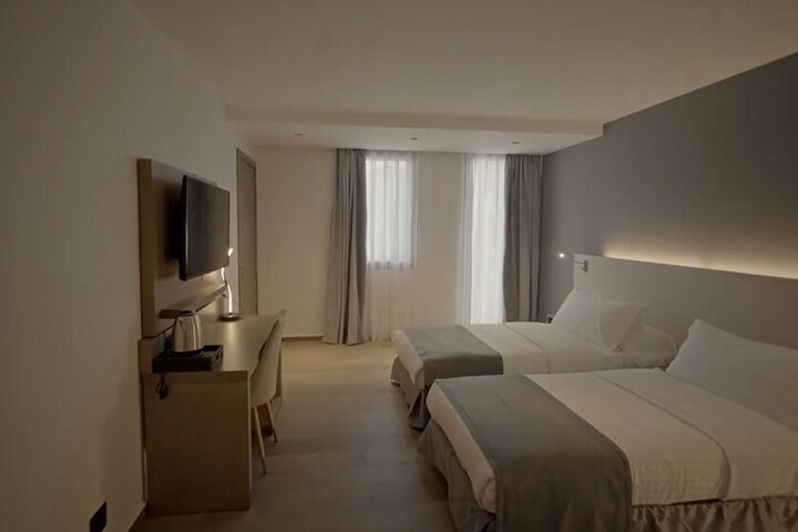 Room 4 of 47