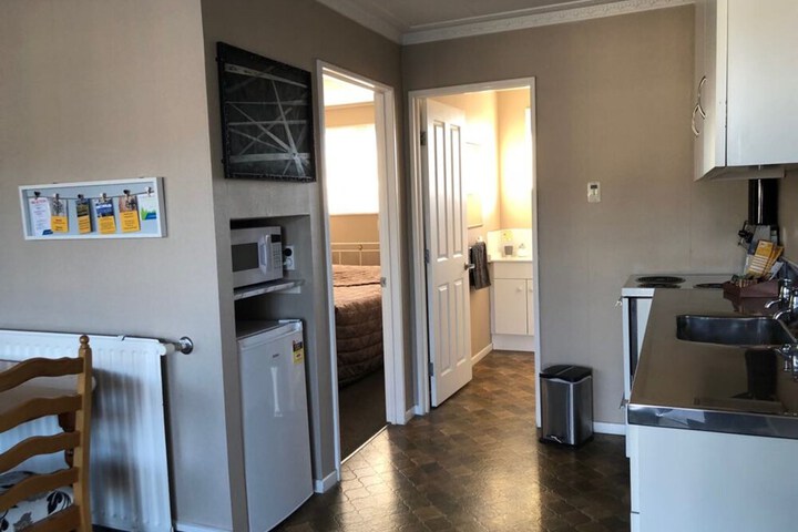 Room 2 of 27
