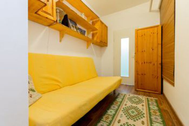 Room 6 of 38
