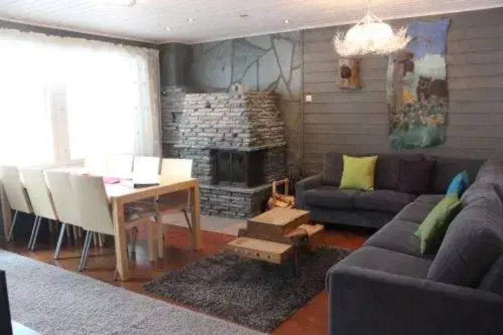 Room 2 of 11