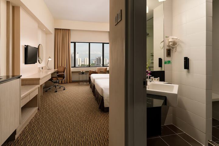 Room 19 of 33