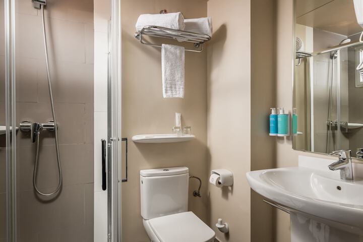 Room 21 of 42