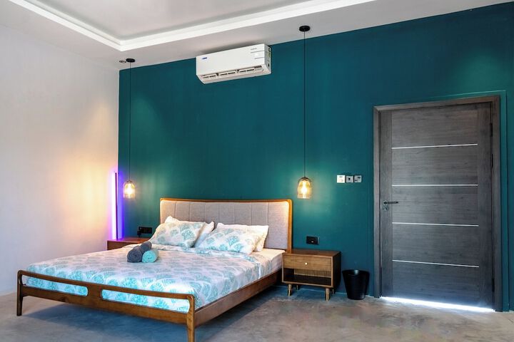 Room 6 of 24