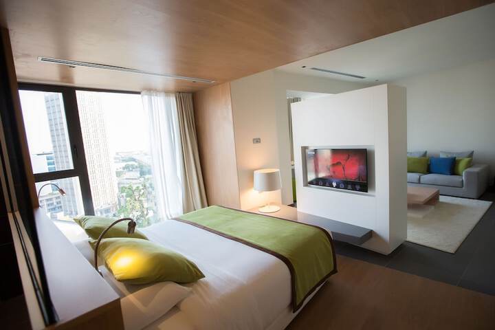 Room 15 of 43