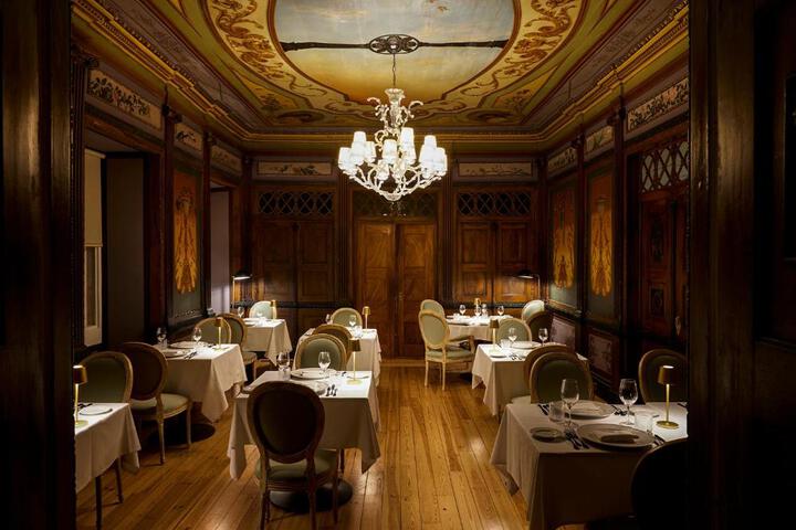Dining 10 of 23