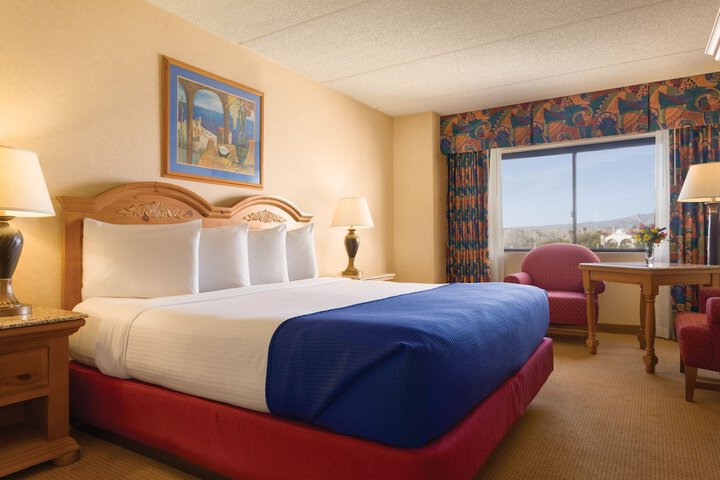 Room 8 of 105