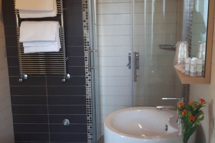 Room 25 of 61