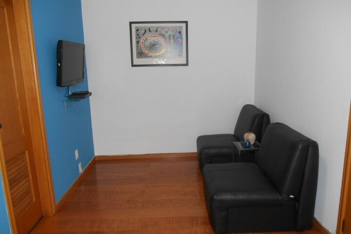 Room 12 of 16