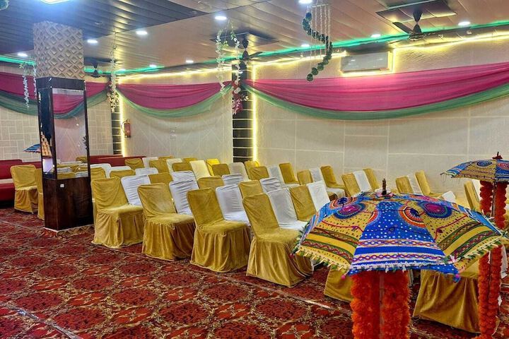 Ballroom/Hall 19 of 31
