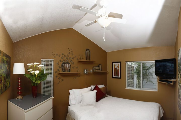 Room 4 of 38