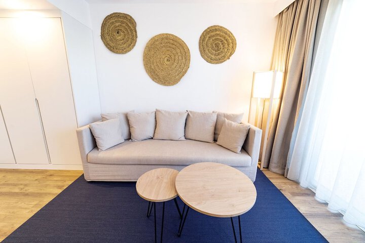 Room 34 of 110