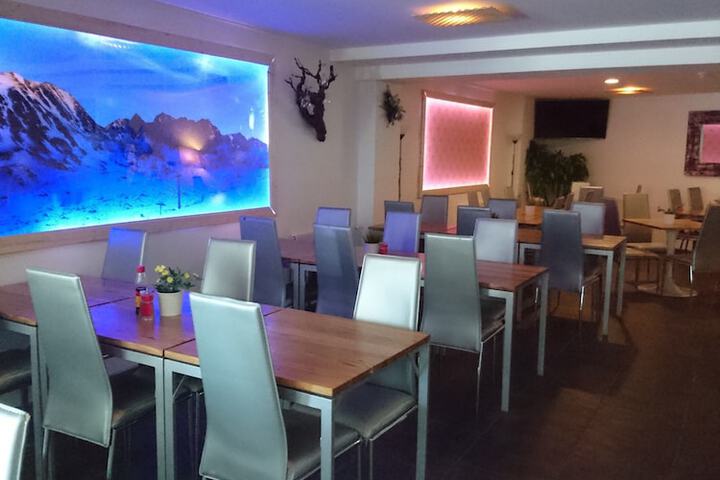Food court