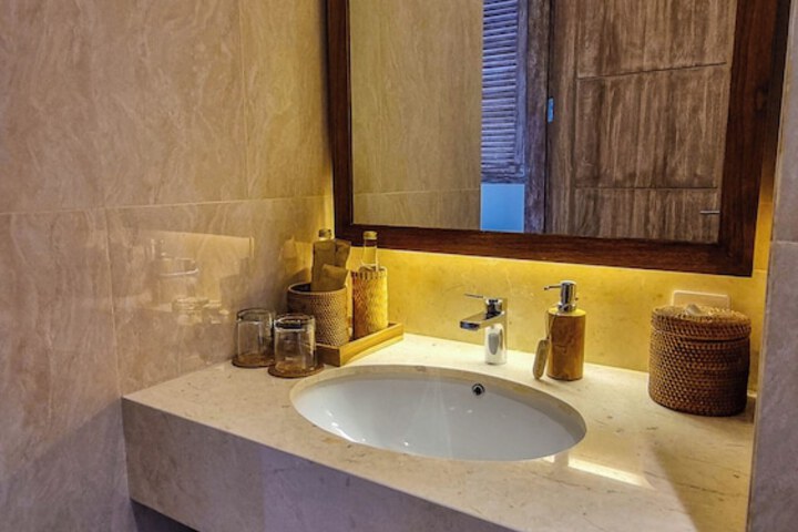 Room 42 of 72