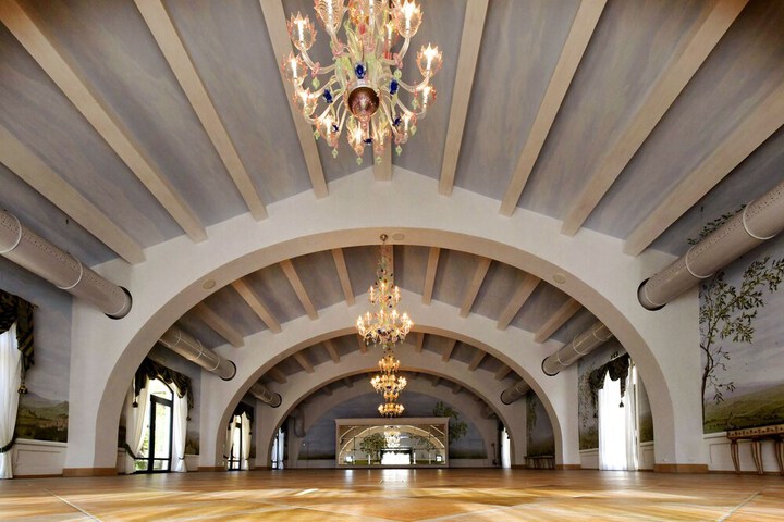 Ballroom/Hall 42 of 56