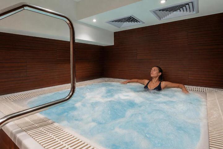 Hot tub