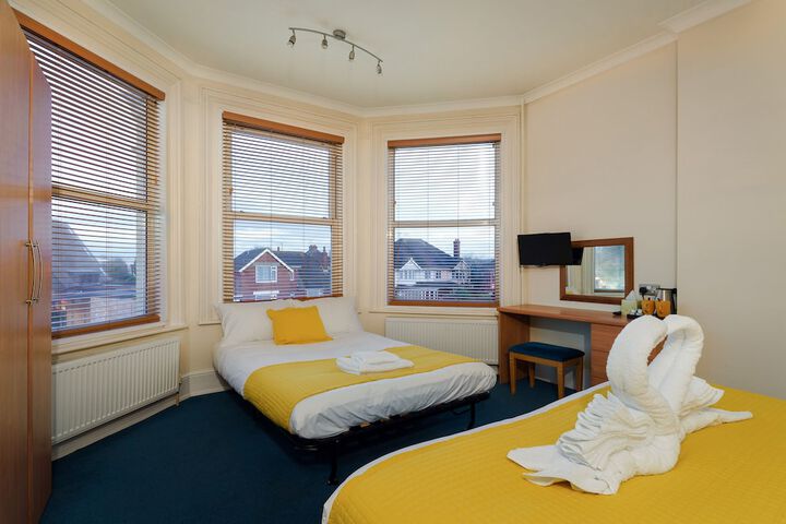 Room 10 of 73