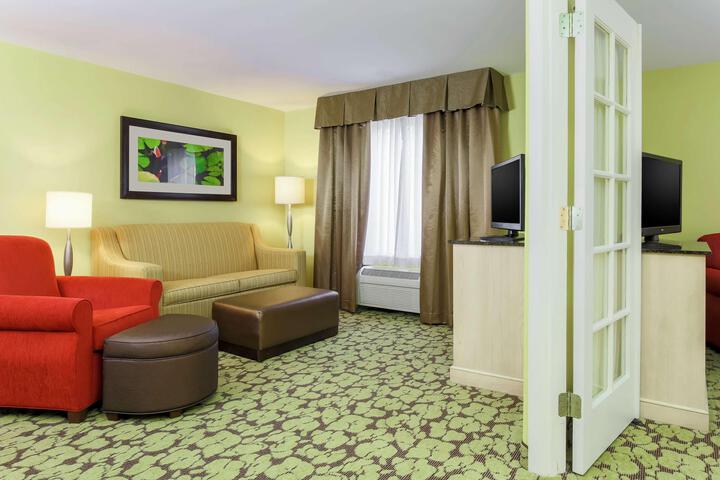 1 King Bed (14 of 19)