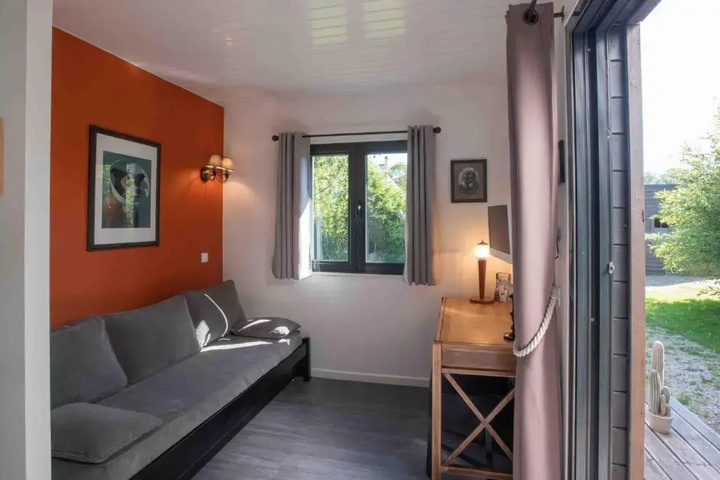 Room 2 of 4