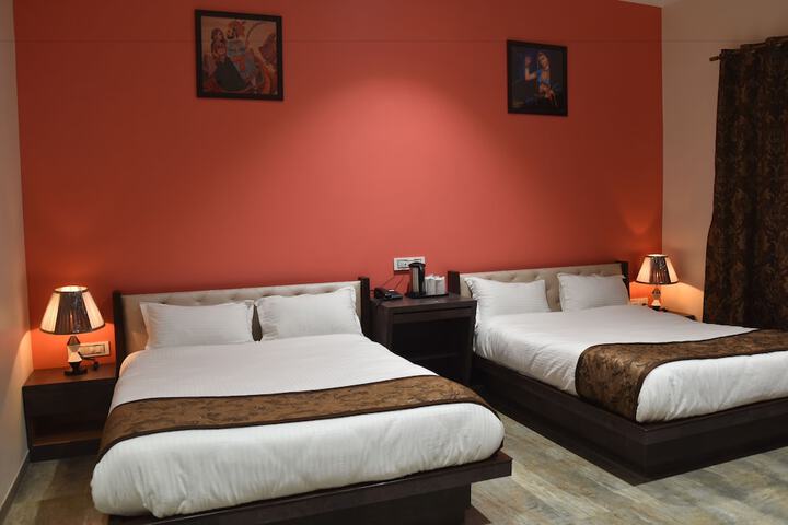 Room 8 of 36