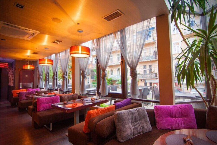 Lounge 29 of 34