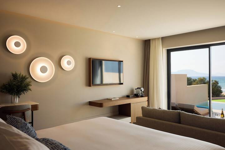 Room 15 of 42