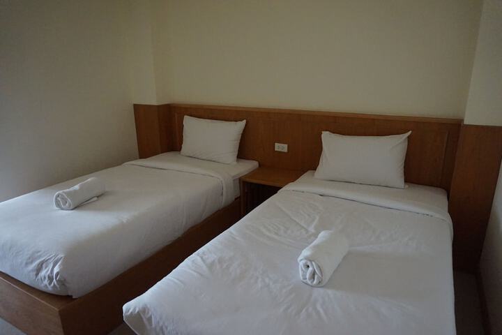 Room 6 of 23