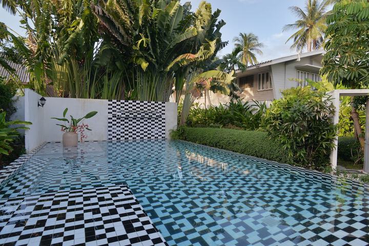 Pool 14 of 39