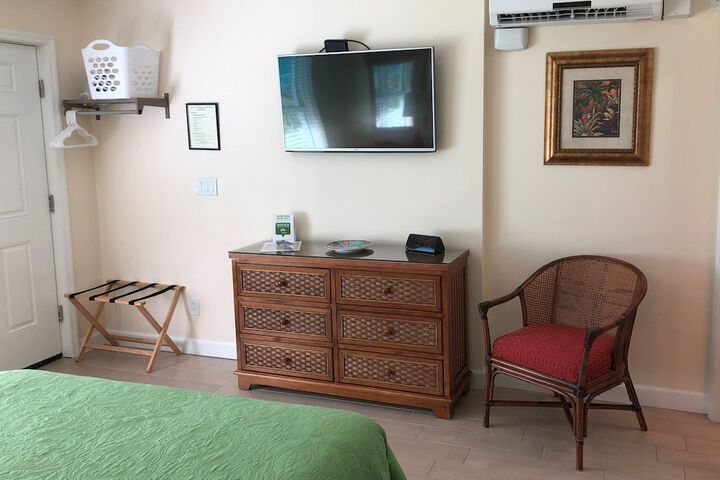 Room 9 of 115