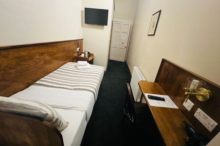 Room 10 of 23