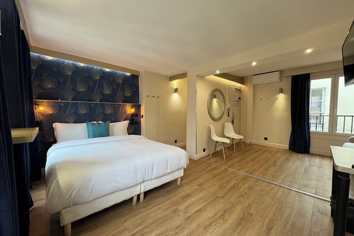 Room 43 of 65
