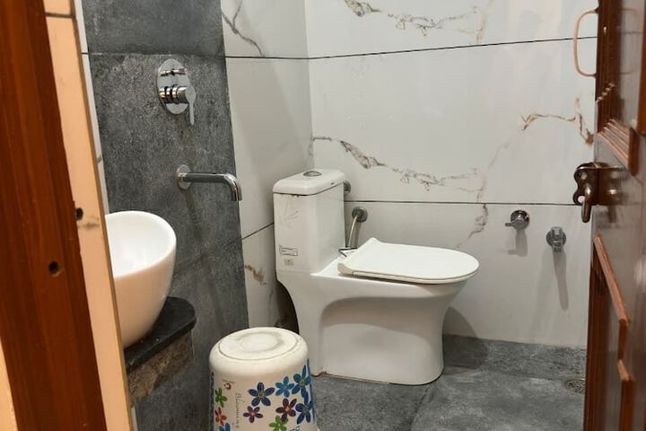 Room 14 of 17