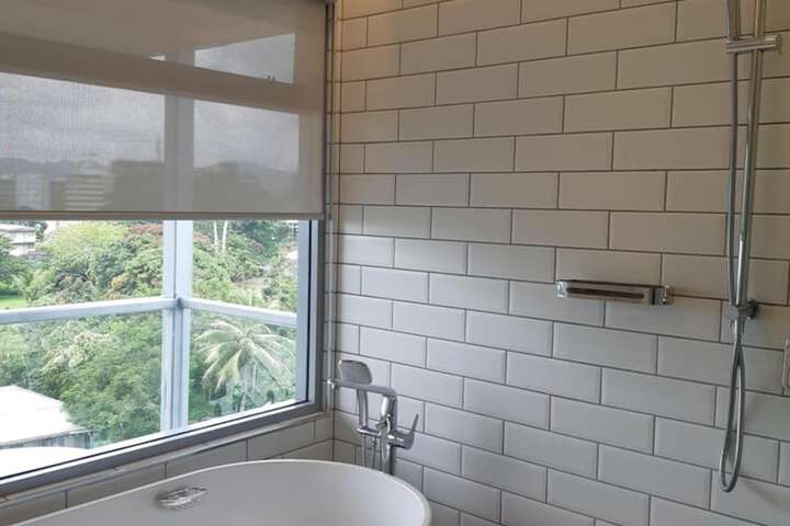 Room 16 of 32