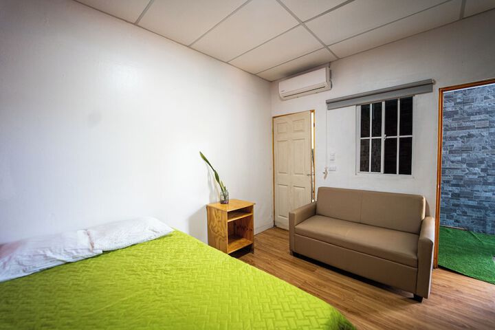Room 2 of 37