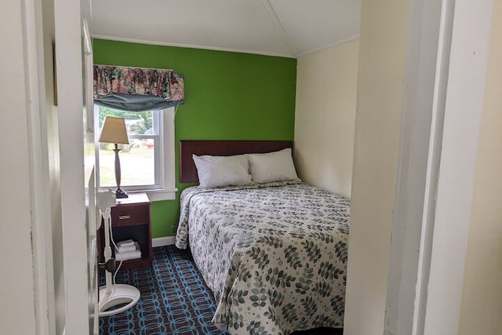 Standard Room, King or Two Doubles (7 of 10)